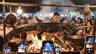 Crazy Market Scene! A Crocodile Gets Smoked Like BBQ?