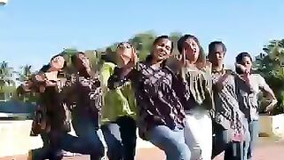 Cute little girl expresson Videos