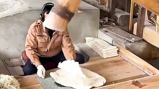 Kain serut yang di tumbuk