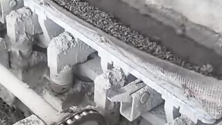 Mesin pencetak batu bata