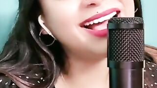 Thum pass Aaye Yun Muskuraye sarmin live