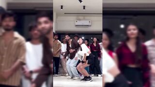 Indian Girl Kashish Singhvi Dance