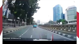 Modus Baru di Tanah Abang Pria Sengaja Tabrakkan Diri ke Mobil Demi Tipu Pengemudi