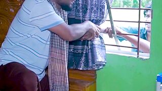 অভনব কযদয রমর ভতর থক মবইল চর!  এরপর য ঘটল সবই হতবক