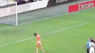 Mike Maignan makes Paulo Dybala wait