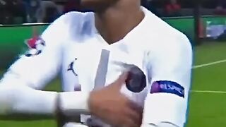 Neymar Jr FUNNY DANCING