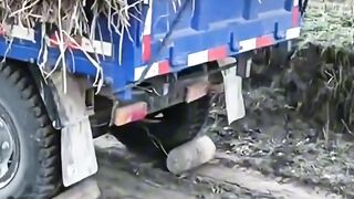 unique way truck drivers carry loads