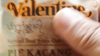 Unboxing Pie Kacang
