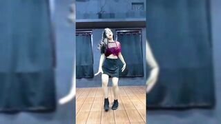 Indian Girl Anshika Pradhan Dance