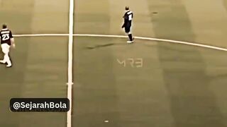 senyum Beckham tetap jadi legenda