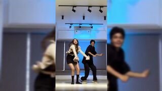 Indian Girl Kashish Singhvi Dance