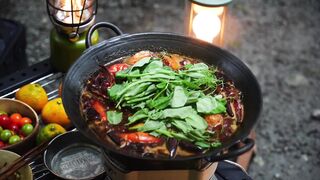 Autumn Forest  Mushroom Picking and Spicy Sichuan Hot Pot After the autumn rain, the weather is a bit cooler.