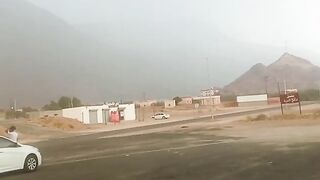 استمتع بالطقس في السعودية فهو جميل جدا.تربان