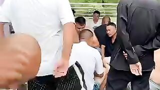 كيف فعل هذا الرجل بطريقه