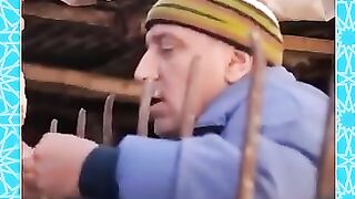 انظر كيف يكون الانسان بعد الفرحه والمرح.