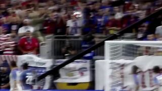 MESSI INSANE FREEKICK