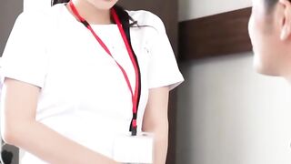 Perawat yang peduli pada pasien