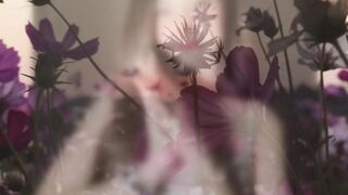 Siap-siap berangkat partysemuanya udah on point, dari outfit sampai aura percaya diri.