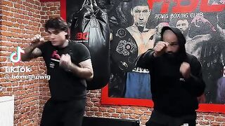 Boxing Howing