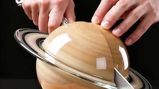 Cut planet Saturnus glass