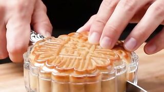 Cut cake glass