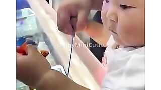 Pure Joy! Babys Hilarious Reaction to Fish cutekids babylove petfish adorablebaby viralshorts