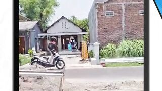 Mungkin untuk istrinya mintaa di beliin bh