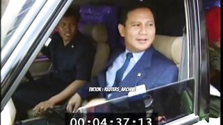 momen pak Prabowo Subianto menyapa wartawan tahun 1998