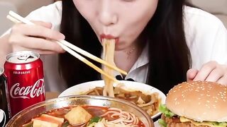 Mukbang burger, chiken,