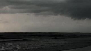 Musik ini kerasa banget pas malam