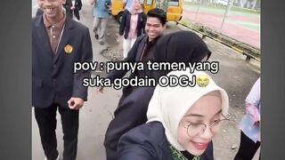 Embak Embak yang suka odgj. MemeLucu