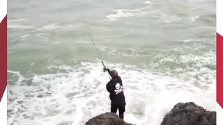 Ombak Besar Telan Dua Pemancing di Sukabumi, Pencarian Terus Dilakukan