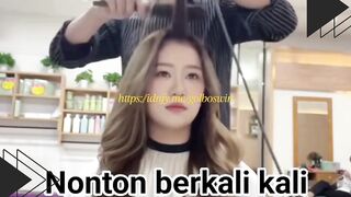 Kegep Rambut Palsu Pas Lagi Nyalooin!