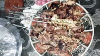 لحم مشوي على فحم