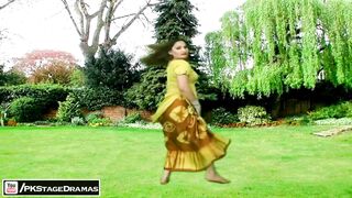 Paki Girl Reema Jan Dance