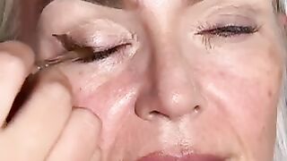MAKE UP