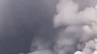 Semeru erupsi