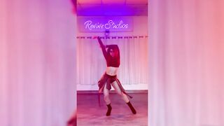 Indian Girl Gunika Sanan Dance