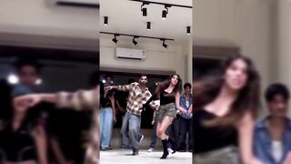 Indian Girl Kashish Singhvi Dance