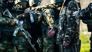 ПРЕВЗЕМАНЕТО НА КРИМ ОТ ЗЕЛЕНИТЕ ЧОВЕЧЕТА