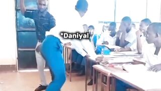 Nobody can stop laughing to see this video