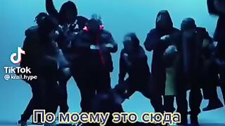 Танцы в клубе