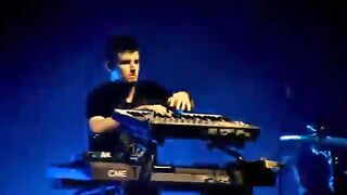 Pendulum - Voodoo People (Remix) Live