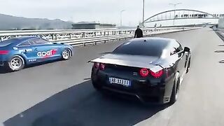 Жестокий AUDI TTRS GOGI RACING ПРОТИВ NISSAN GTR