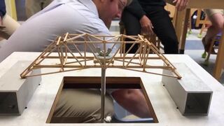Испытания деревянных моделей мостов