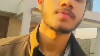 Bas tery nam ka sahara kafi hy????