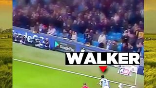Jamie Vardy kalau selebrasi nggak pernah setengah-setengah
