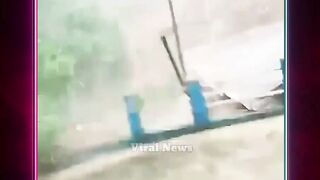 KABAR BENCANASuasana banjir dan longsor yang melanda Kabupaten Tapanuli