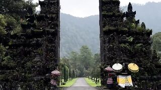 Megahnya Gapura Besar di Bali  Ikon Budaya yang Menakjubkan