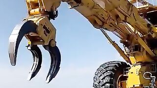 FutureRobotsColossalIndustrialMachineTransformsintoGiantRobotonHighway